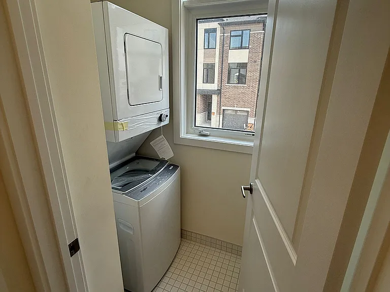 1695 Dersan St E #1206 — Photo 9