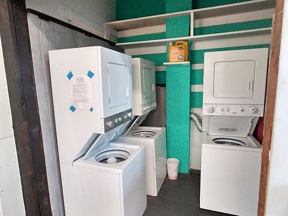 3rd image of 1223 Fillmore St #18003360