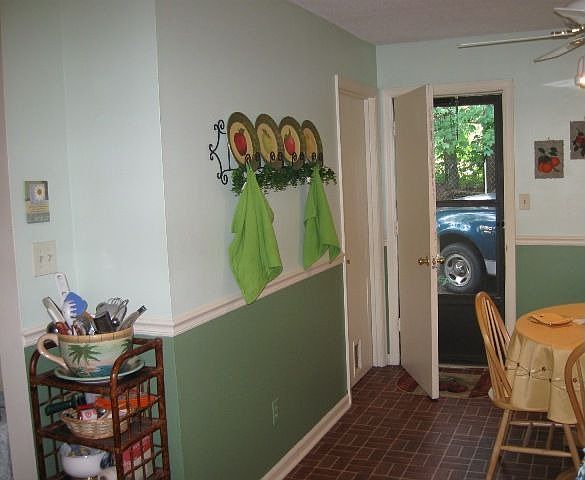 1st image of 3330 Greenwood Dr
