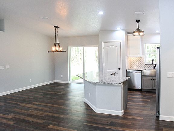 4th image of 1617 W Country Club Blvd