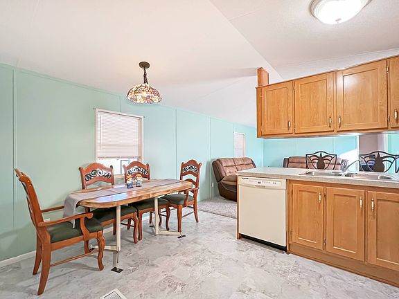 2nd image of 8 Eland Dr