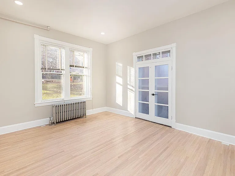 105 Washington St — Photo 12