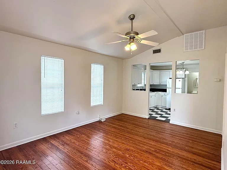 305 General Mouton Ave #B — Photo 4
