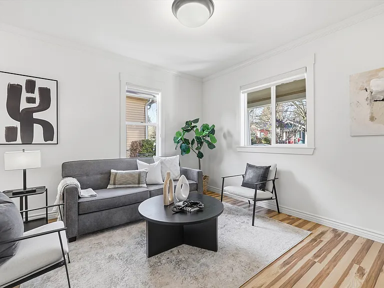 3557 S Hudson St — Photo 5