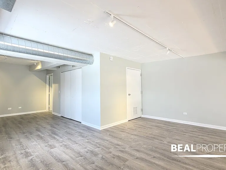 2320 N Damen Ave #2D — Photo 22