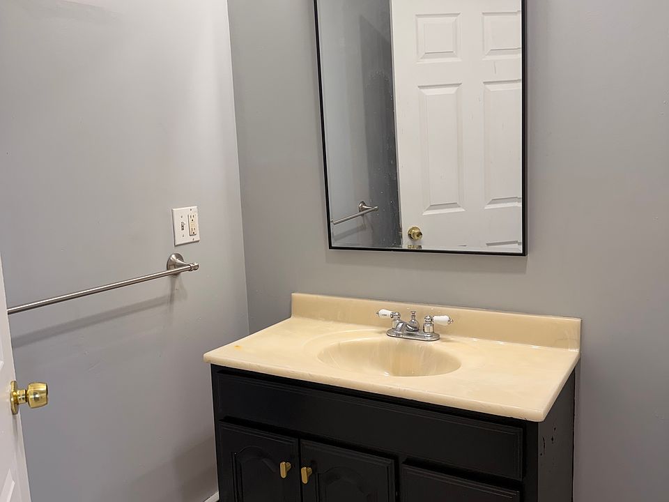 1st image of 585 Haverhill St Floor 2