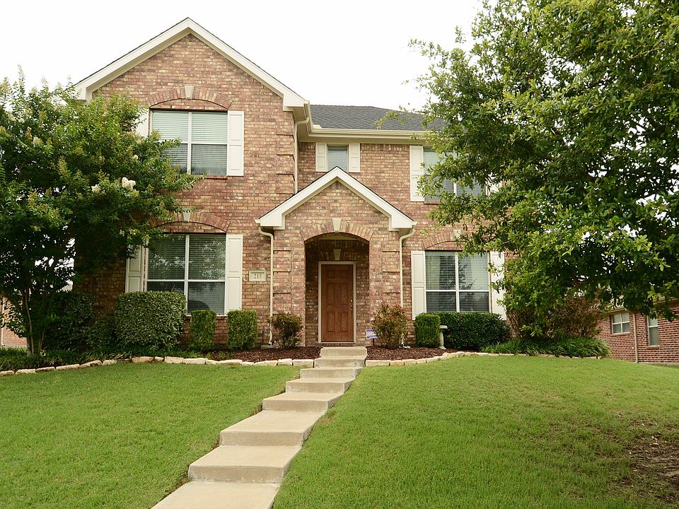1st image of 215 Cliffbrook Dr
