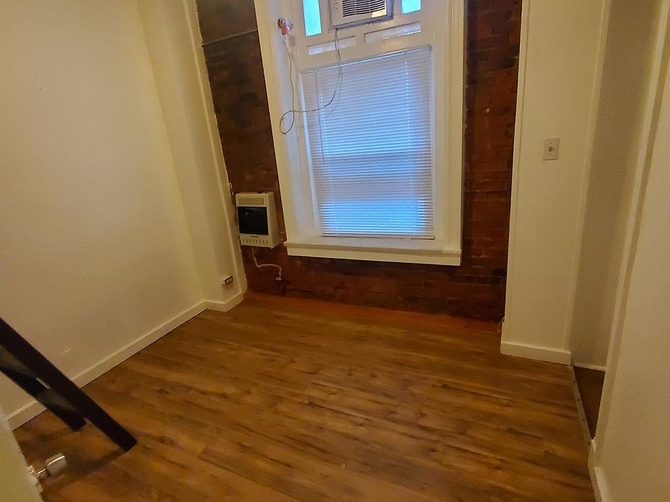 1st image of 3527 N 16th St APT 1R