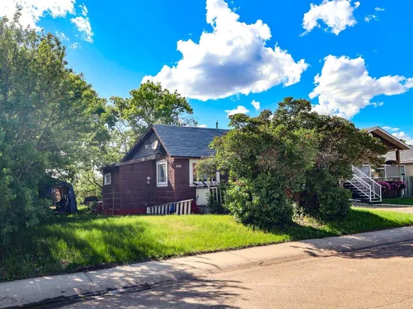 4712 E 54th St, Stettler, AB T4K 1B2
