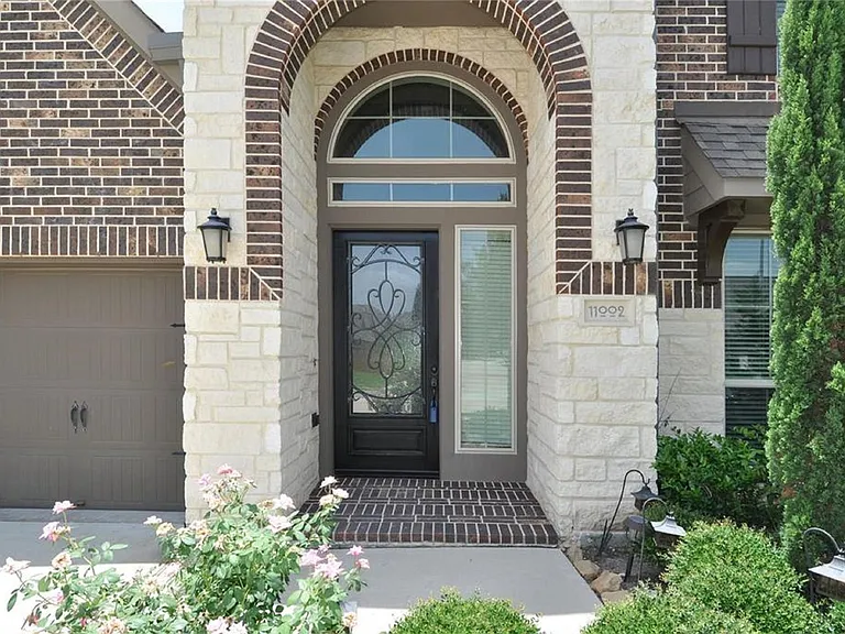 11002 Glenrothers Dr — Photo 3