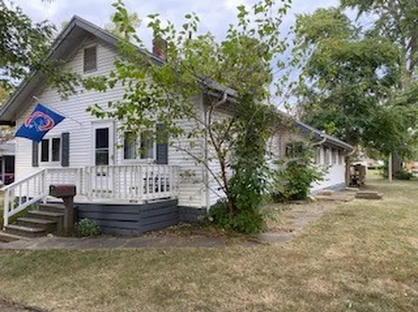 210 S State St, Pana, IL 62557