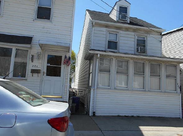 2nd image of 226 Morris St
