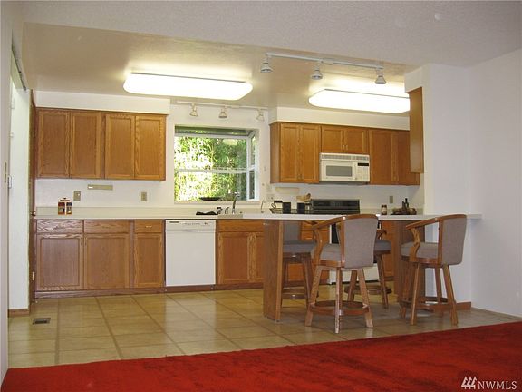 The "Hub of the home"!  Spacious Kitchen / Family Room for entertaining or leisurely living.
