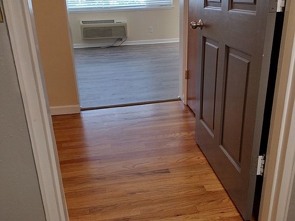 5th image of 220 W Grandview Ave #C-32