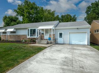 121 W Thrush Ave, Crestline, OH 44827