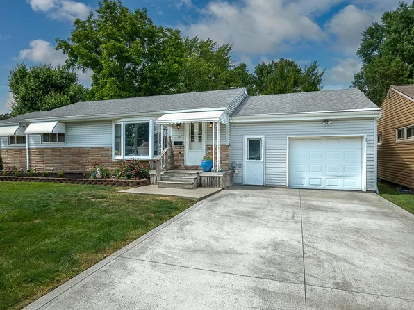 121 W Thrush Ave, Crestline, OH 44827