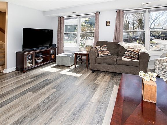 5th image of 110 Dean St Unit 21