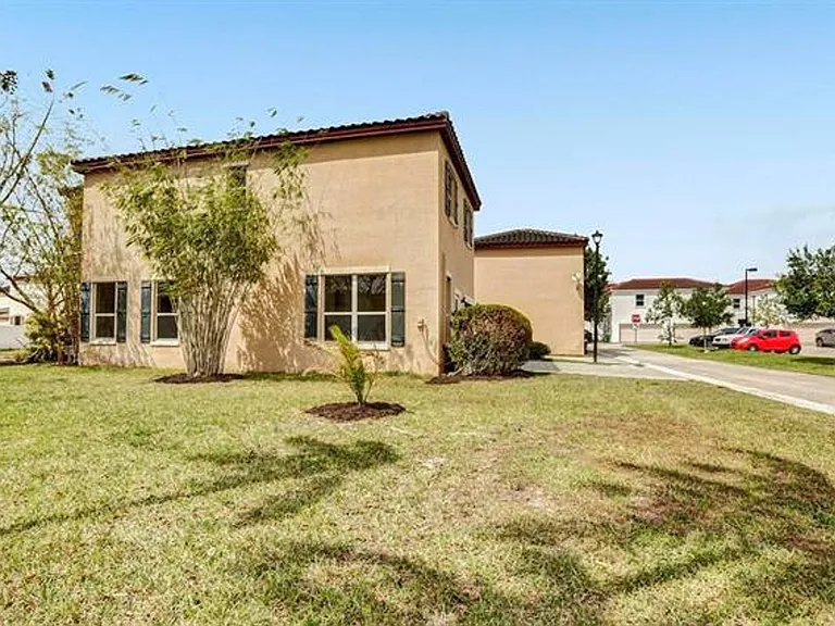 9081 SW 169th Path #Townhouse 9081 — Photo 5