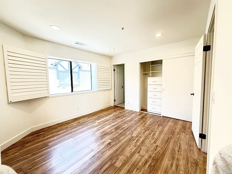 2nd bedroom with En-Suite
