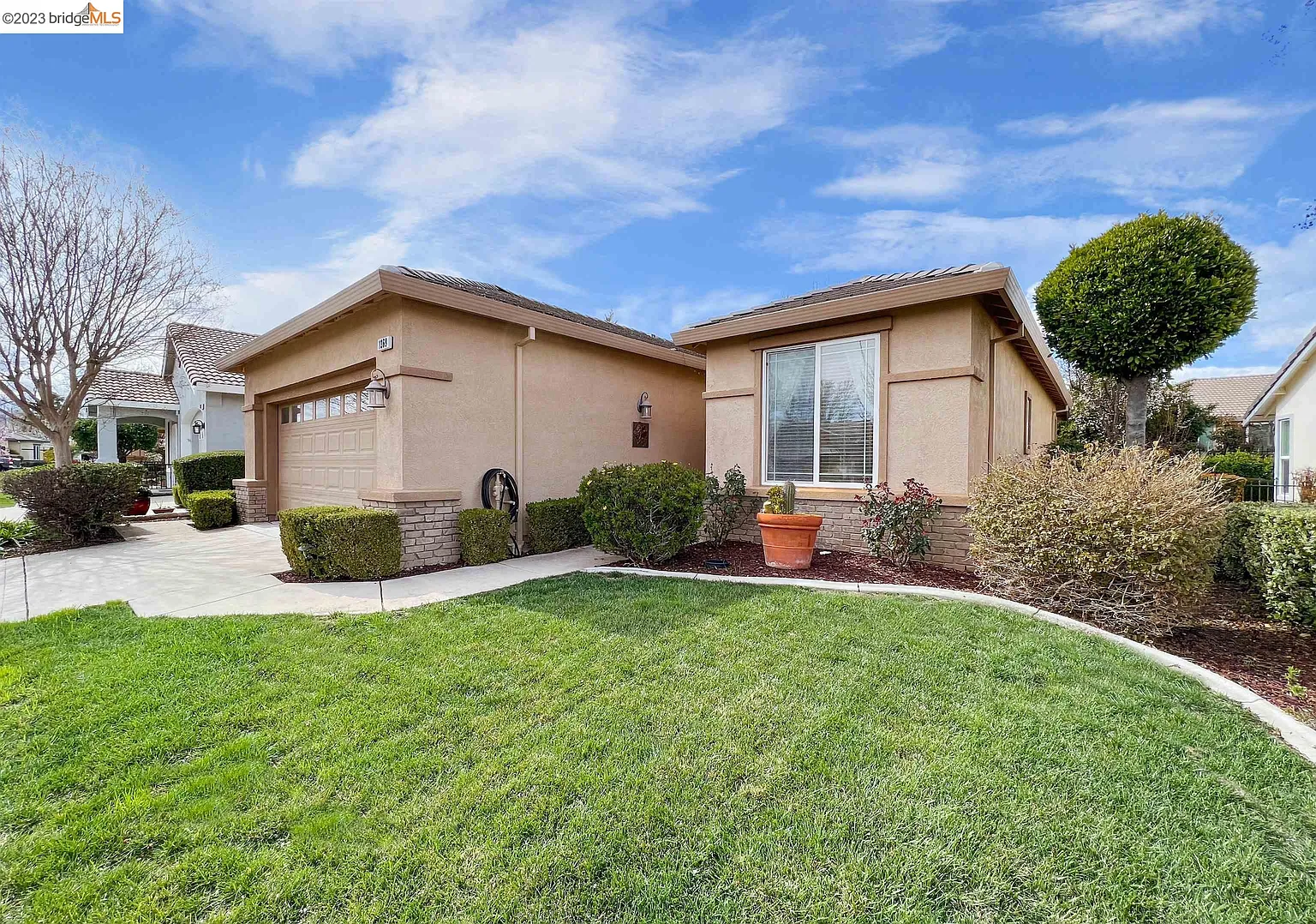 1369 Pearl Way photo 1