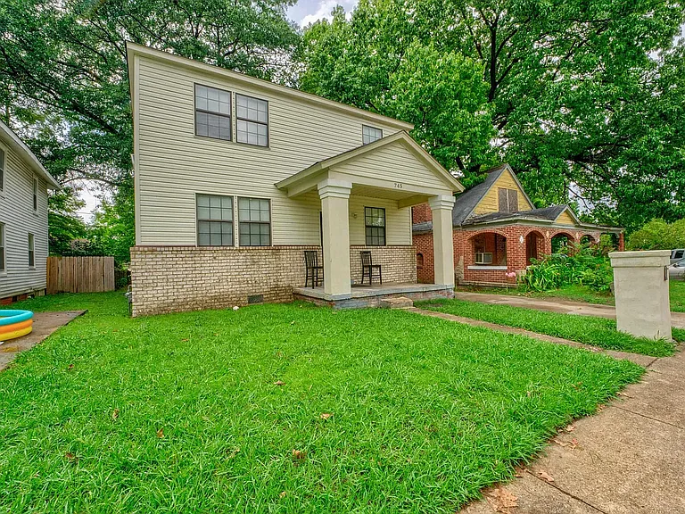 745 Cella St — Photo 4
