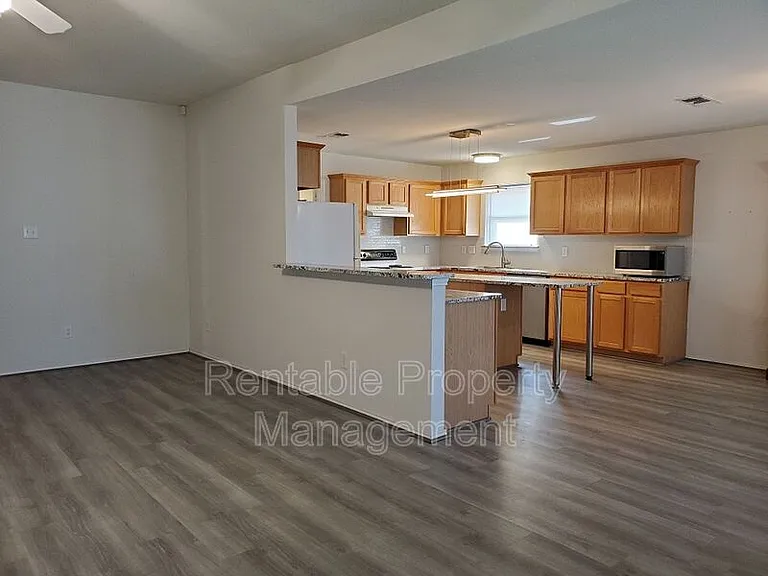 1000 Eden St — Photo 6