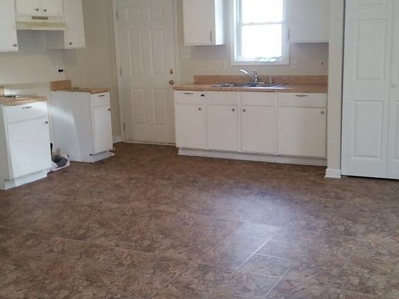 2nd image of 1614 Lake St