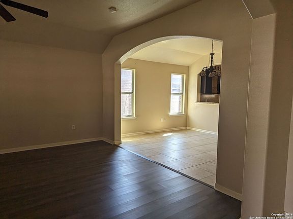 4th image of 1118 SEVEN IRON WAY