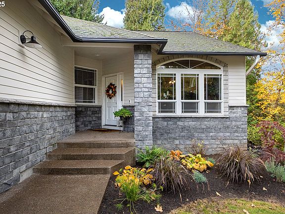 3rd image of 6101 SE Parmenter Ct