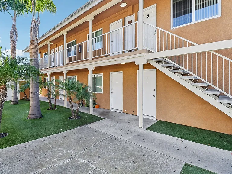 Astro Vista Apartments — Photo 5