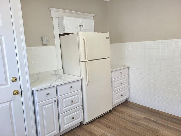 REFRIGERATOR IS INCLUDED!