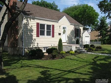 1st image of 55 Vanderwater St