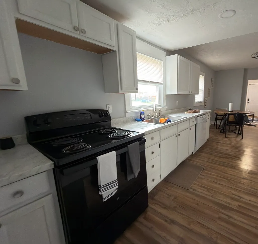 2 bed, 1000 sqft, $1,900 — Photo 4