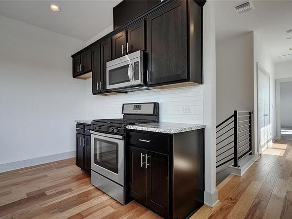 4th image of 2101 Town Centre Dr #1701