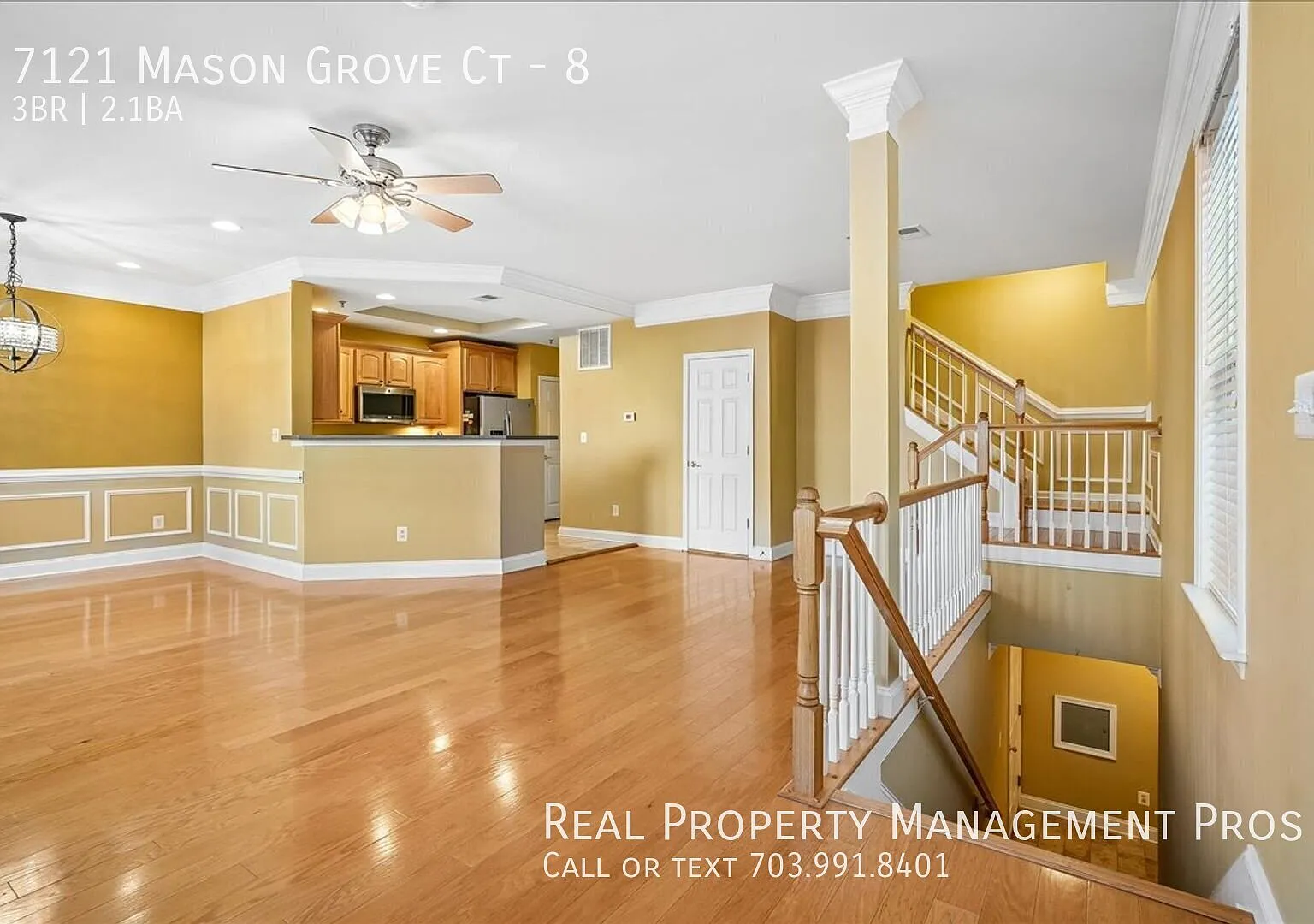 Three levels + 3 bedrooms + oversized garage! — Photo 4
