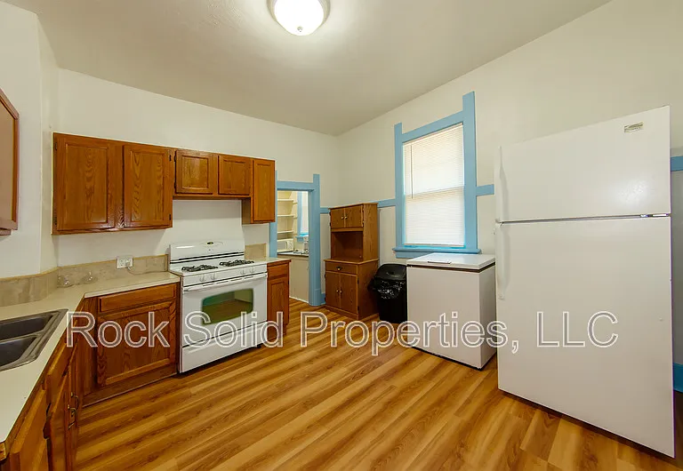 1216 Talbot Ct — Photo 9