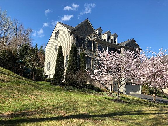 2nd image of 5682 Clouds Mill Dr