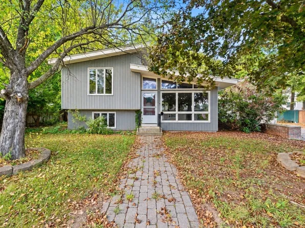 59 Hally Rd, Lowell, MA 01854