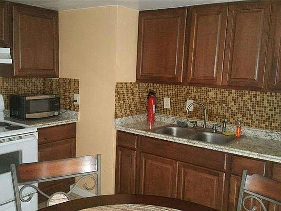 4th image of 107 Las Brisas Way