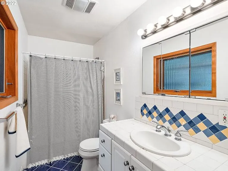 7725 SW Miner Way — Photo 12