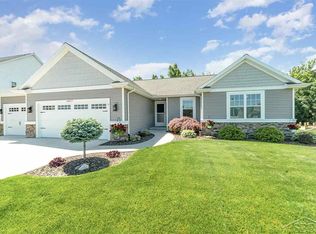 6827 S Lamplighter Dr, Saginaw, MI 48603