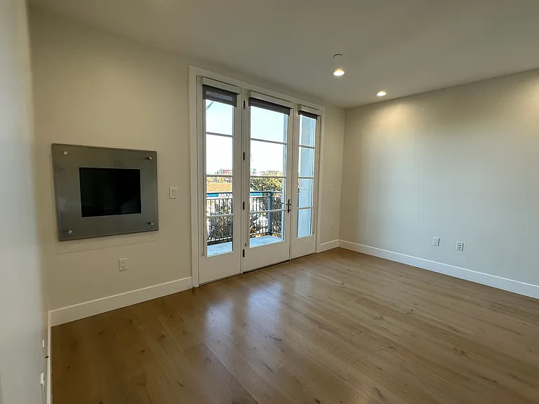 960 N San Antonio Rd #212 — Photo 7