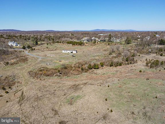 2nd image of 796 Berkeley Station Rd