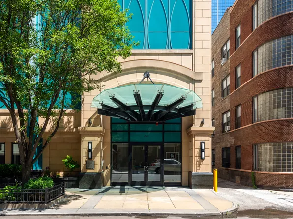 60 W Erie St APT 1501, Chicago, IL 60654