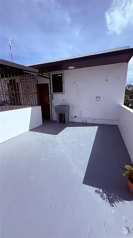 2 bed, 1.0 bath, $850 — Photo 2
