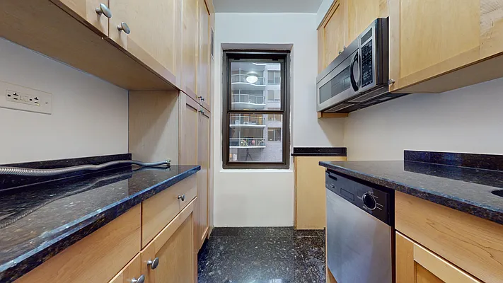 Rented by Bond New York | media 8