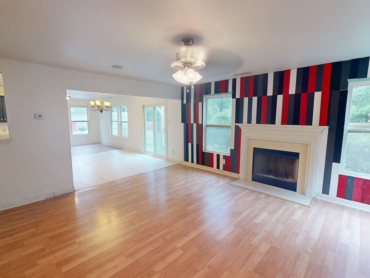4 bed, 2850 sqft, $1,895 — Photo 3