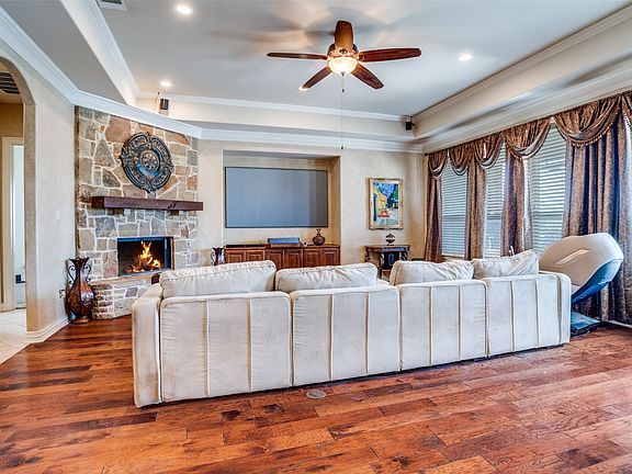 5th image of 1929 Canyon Rd