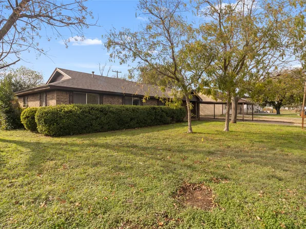 208 N Harrison St, Mc Gregor, TX 76657