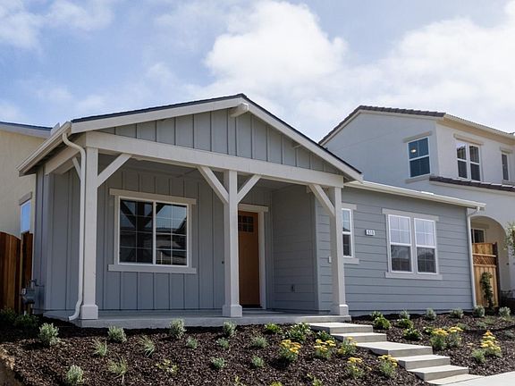 2nd image of 610 Santa Lucia Way